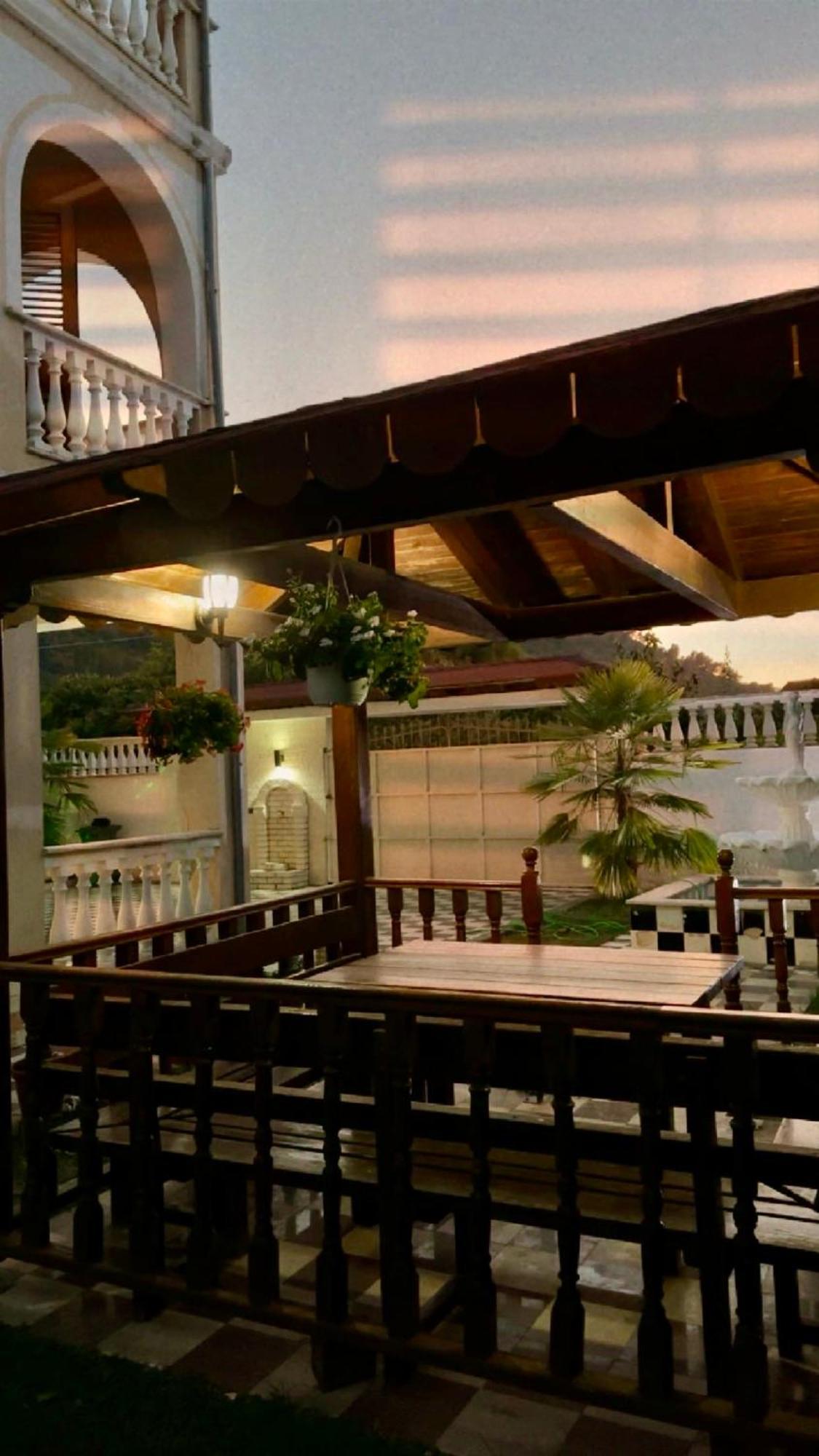 Guest House Pulake Berat Bagian luar foto