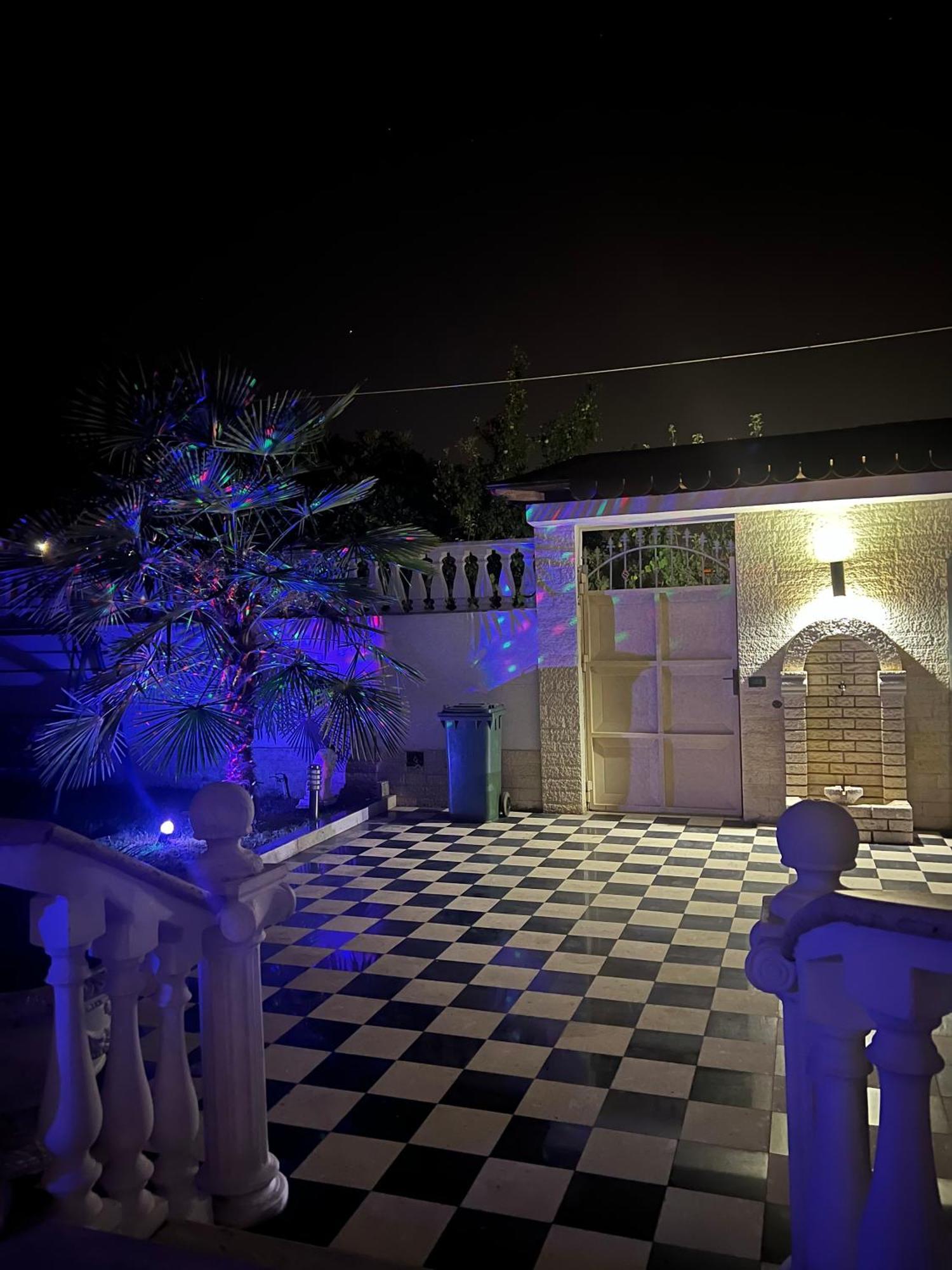 Guest House Pulake Berat Bagian luar foto