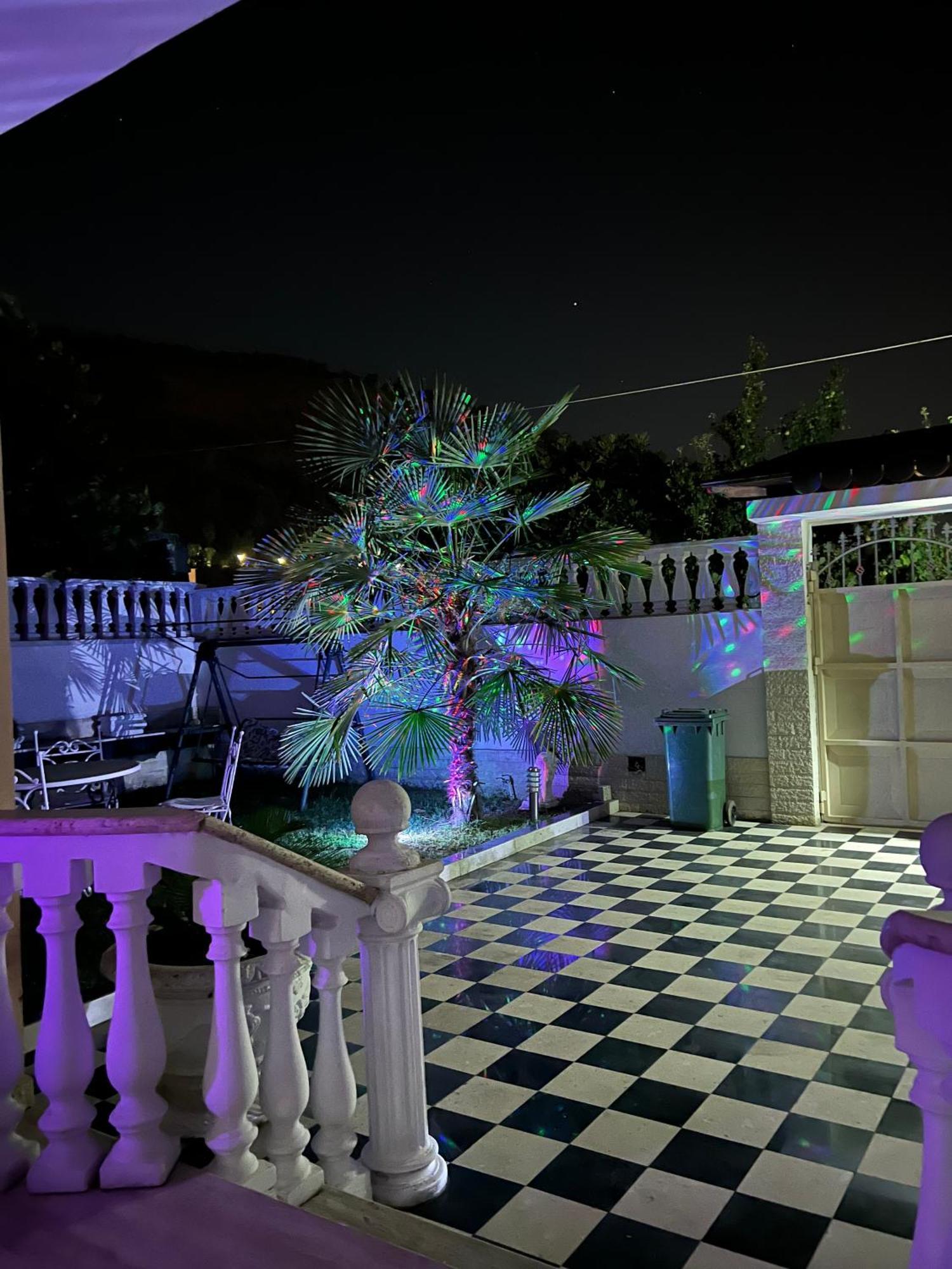 Guest House Pulake Berat Bagian luar foto